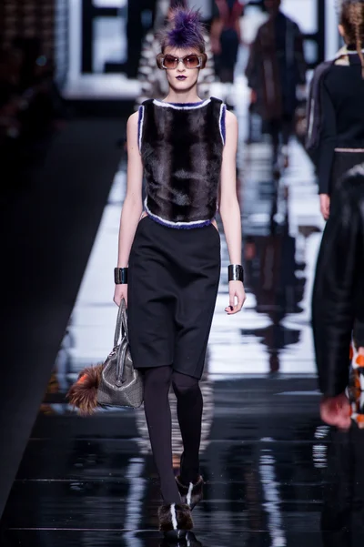 Look 11